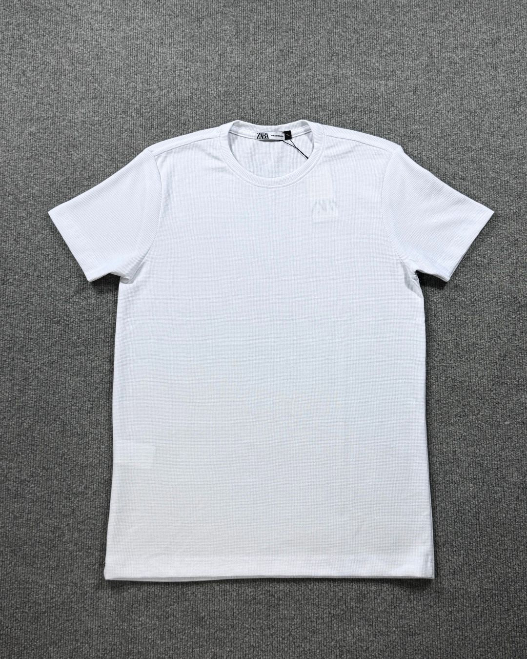 Camiseta Zara Texturizada Basic - Branca
